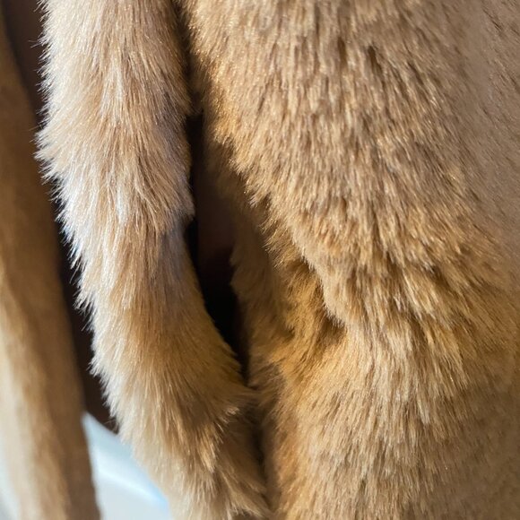 Express Light Brown Faux Fur Coat Size Medium NWT - Picture 7 of 14
